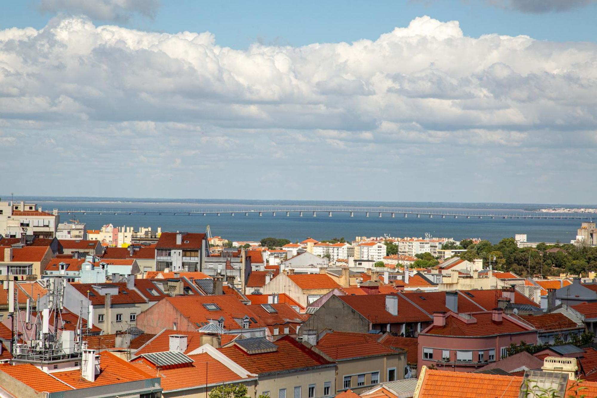 Miradouro Penha De Franca Duplex Lägenhet Lisboa Exteriör bild