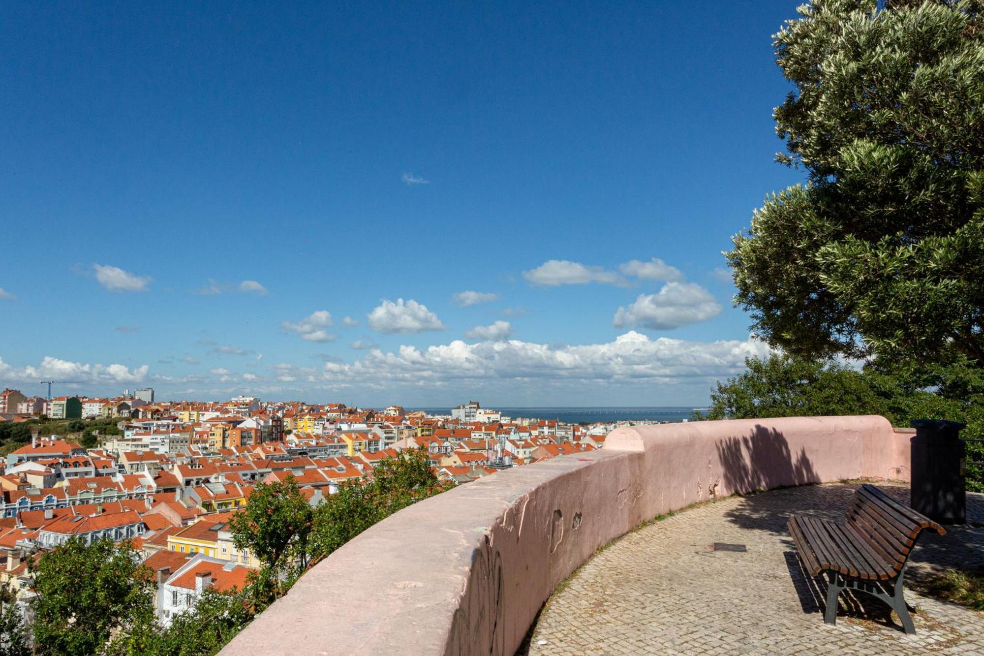 Miradouro Penha De Franca Duplex Lägenhet Lisboa Exteriör bild